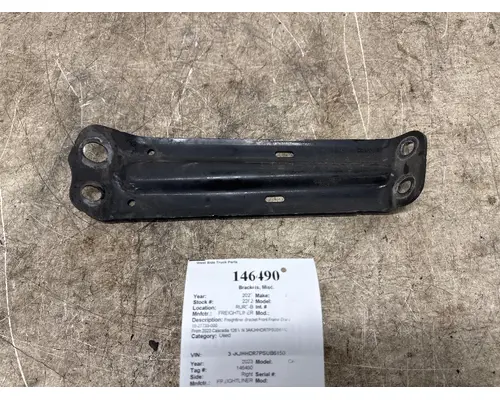 Brackets, Misc. FREIGHTLINER 15-27733-000 West Side Truck Parts