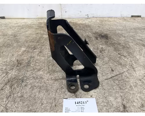 Brackets, Misc. FREIGHTLINER 18-68704-000 West Side Truck Parts