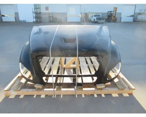 Hood FREIGHTLINER Business Class M2 112 Frontier Truck Parts