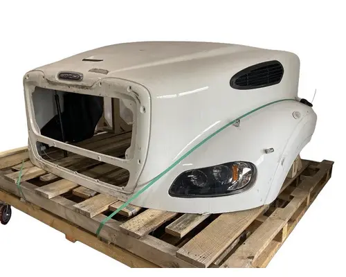Hood FREIGHTLINER Business Class M2 112 Frontier Truck Parts