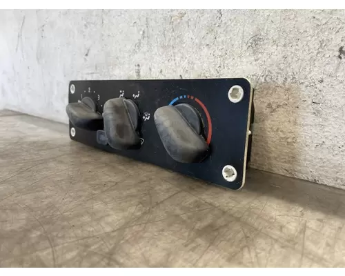 Heater Or Air Conditioner Parts, Misc. FREIGHTLINER Business Class M2 Frontier Truck Parts
