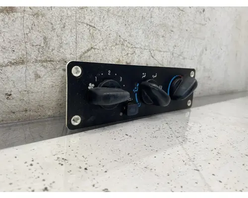 Heater Or Air Conditioner Parts, Misc. FREIGHTLINER Business Class M2 Frontier Truck Parts