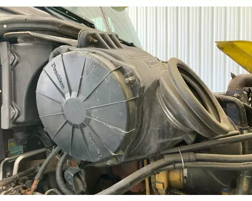 Freightliner C120 CENTURY Air Cleaner