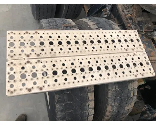Freightliner C120 CENTURY Deckplate