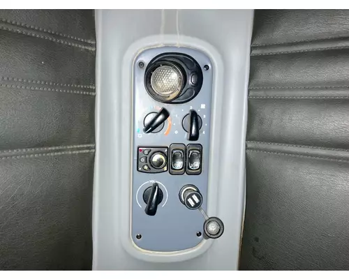 Freightliner C120 CENTURY Sleeper Controls