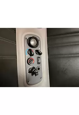 Freightliner C120 CENTURY Sleeper Controls