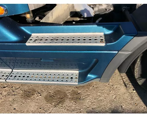 Freightliner C2 Fairing (Side)