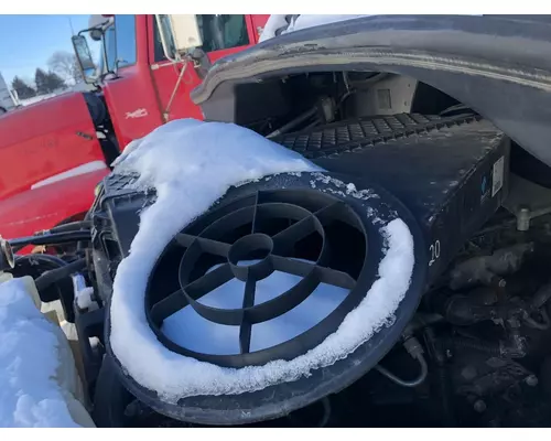 Freightliner CASCADIA Air Cleaner