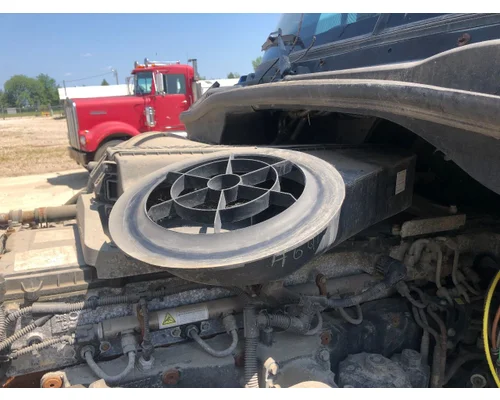 Freightliner CASCADIA Air Cleaner
