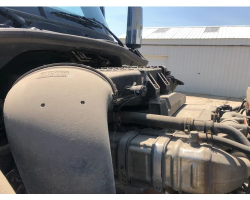 Freightliner CASCADIA Air Cleaner