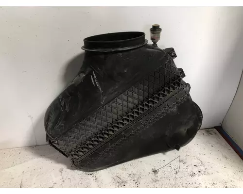 Freightliner CASCADIA Air Cleaner