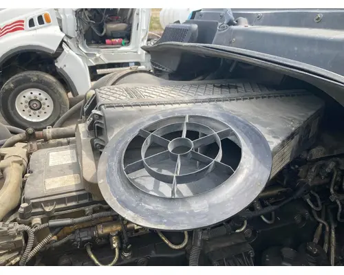 Freightliner CASCADIA Air Cleaner