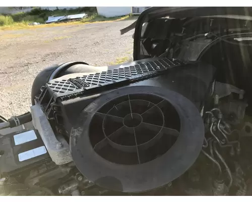 Freightliner CASCADIA Air Cleaner
