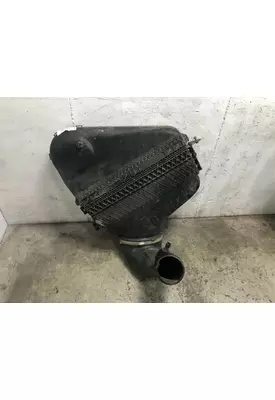 Freightliner CASCADIA Air Cleaner