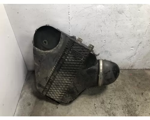Freightliner CASCADIA Air Cleaner