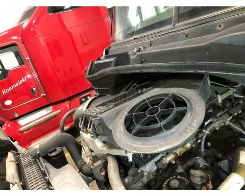 Freightliner CASCADIA Air Cleaner