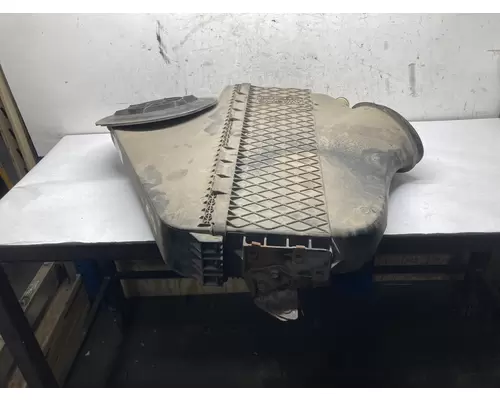 Freightliner CASCADIA Air Cleaner