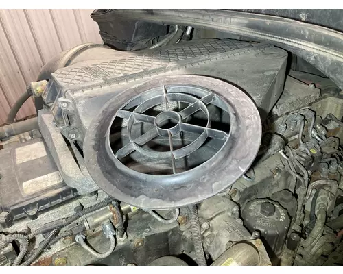 Freightliner CASCADIA Air Cleaner