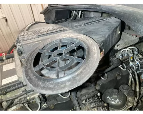 Freightliner CASCADIA Air Cleaner