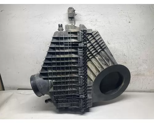 Freightliner CASCADIA Air Cleaner