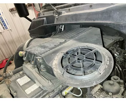 Freightliner CASCADIA Air Cleaner