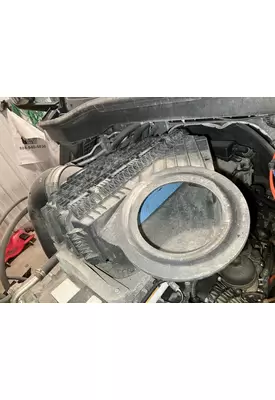 Freightliner CASCADIA Air Cleaner