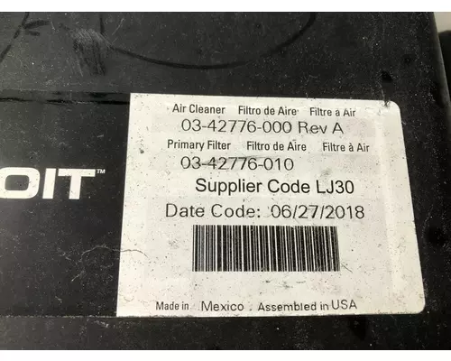 Freightliner CASCADIA Air Cleaner
