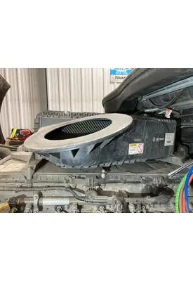 Freightliner CASCADIA Air Cleaner