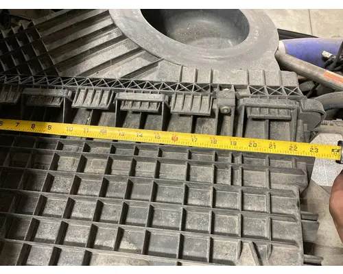 Freightliner CASCADIA Air Cleaner