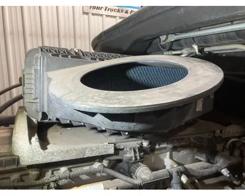 Freightliner CASCADIA Air Cleaner