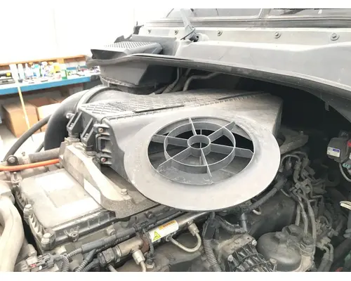 Freightliner CASCADIA Air Cleaner