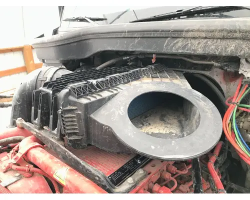 Freightliner CASCADIA Air Cleaner
