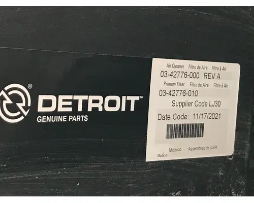 Freightliner CASCADIA Air Cleaner