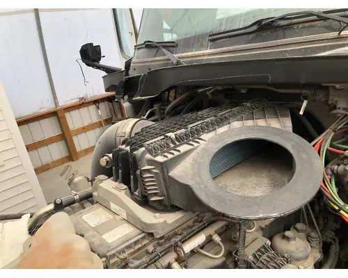 Freightliner CASCADIA Air Cleaner