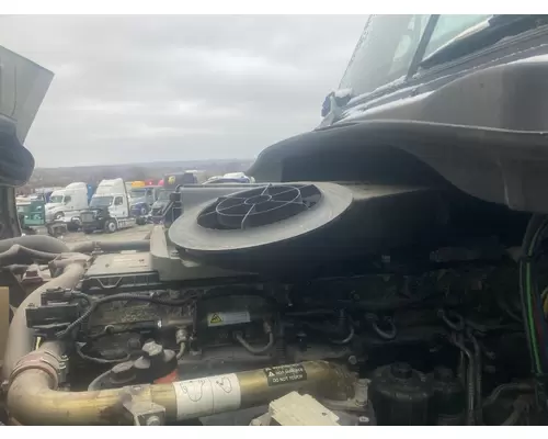 Freightliner CASCADIA Air Cleaner