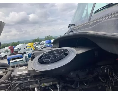 Freightliner CASCADIA Air Cleaner