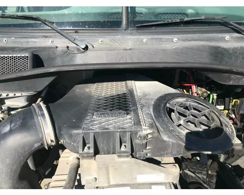 Freightliner CASCADIA Air Cleaner