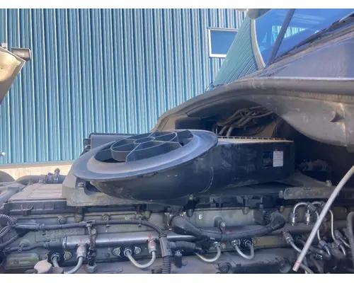 Freightliner CASCADIA Air Cleaner