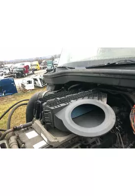 Freightliner CASCADIA Air Cleaner