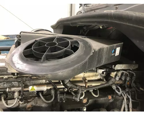 Freightliner CASCADIA Air Cleaner