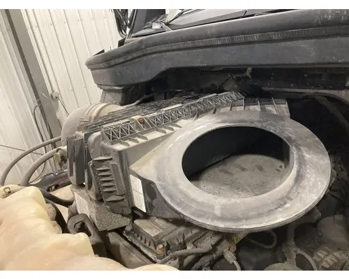 Freightliner CASCADIA Air Cleaner