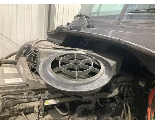 Freightliner CASCADIA Air Cleaner