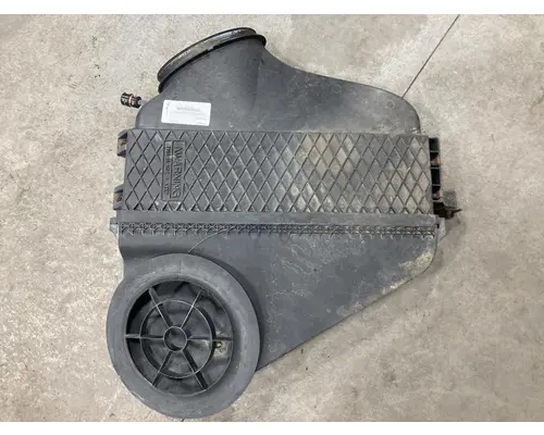 Freightliner CASCADIA Air Cleaner