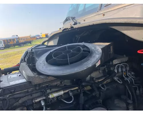 Freightliner CASCADIA Air Cleaner