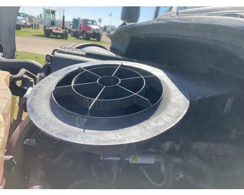 Freightliner CASCADIA Air Cleaner