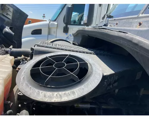 Freightliner CASCADIA Air Cleaner