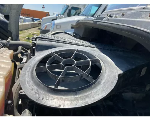 Freightliner CASCADIA Air Cleaner