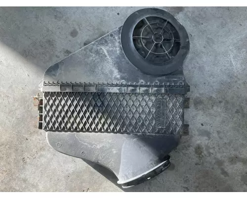 Freightliner CASCADIA Air Cleaner