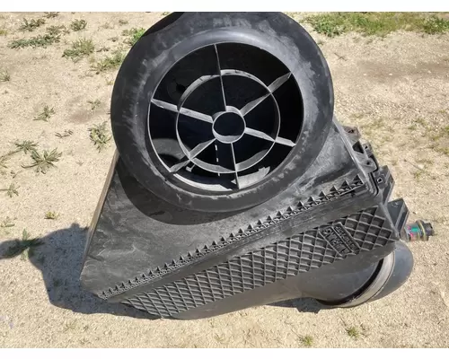 Freightliner CASCADIA Air Cleaner