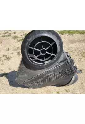 Freightliner CASCADIA Air Cleaner